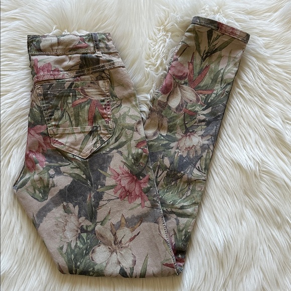 Venus Tan Multi Reversible Jeans - Picture 2 of 8